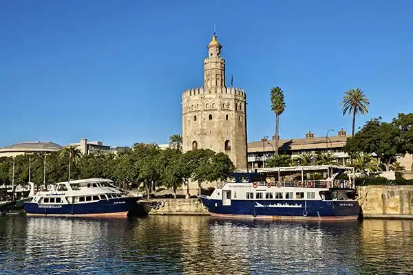La Torre dell'Oro a Siviglia La Torre dell'Oro a Siviglia